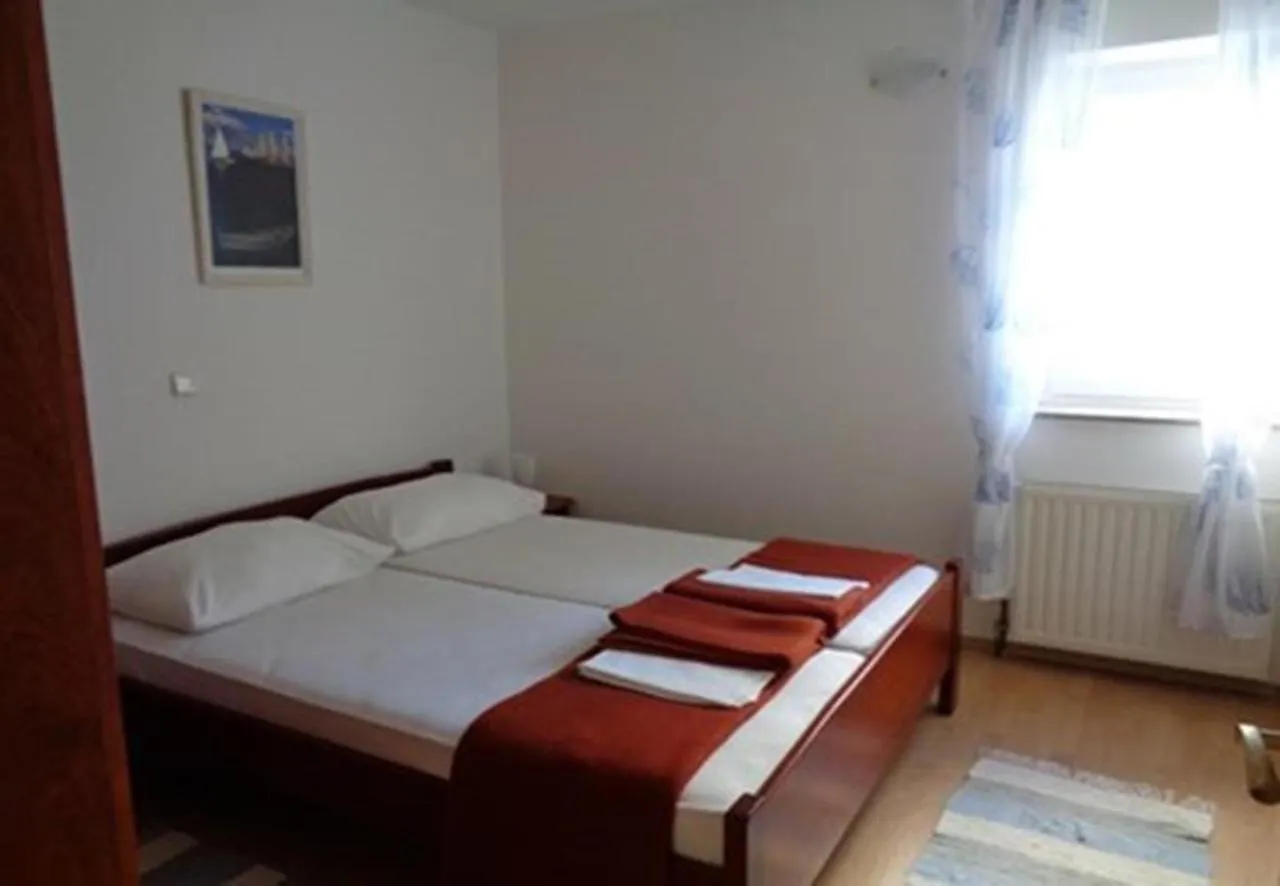 Apartments Vlado Njivice Croatia