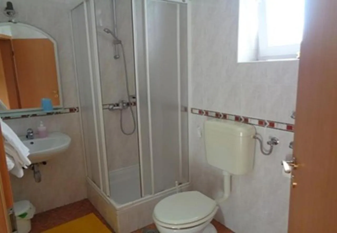 Apartments Vlado Njivice
