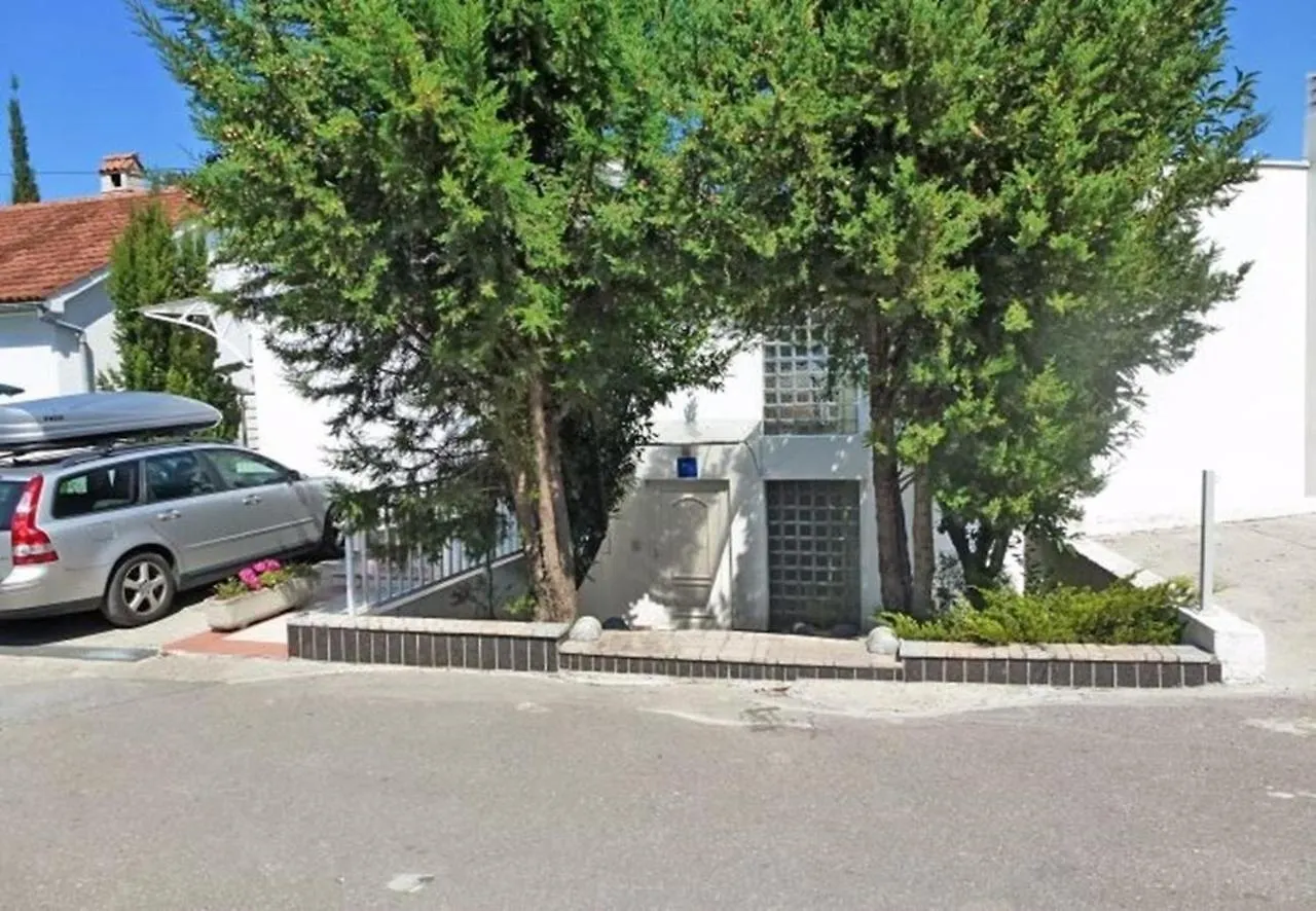 Apartments Vlado Njivice