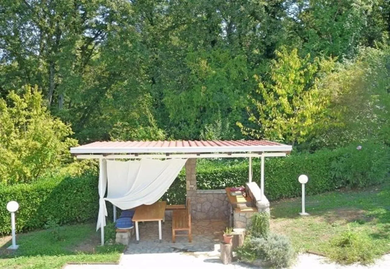 Apartments Vlado Njivice Croatia