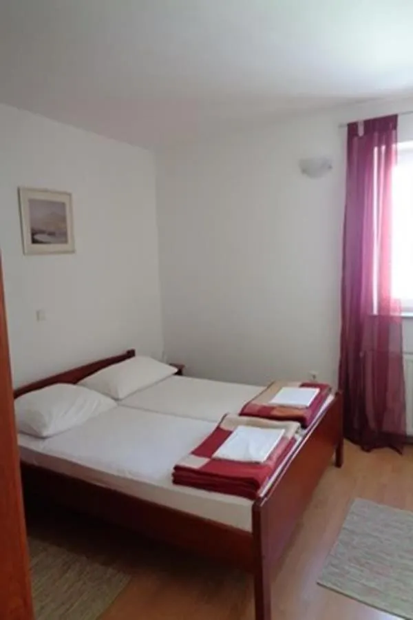 Apartments Vlado Njivice