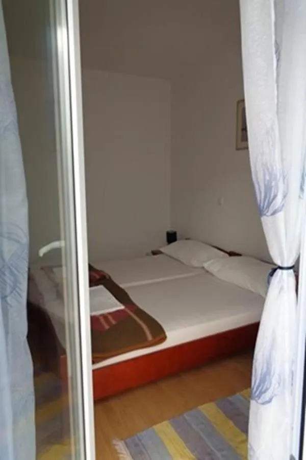 Apartments Vlado Njivice
