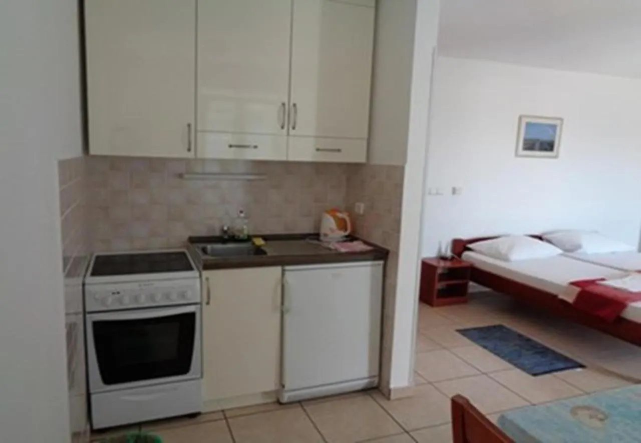 Apartments Vlado Njivice