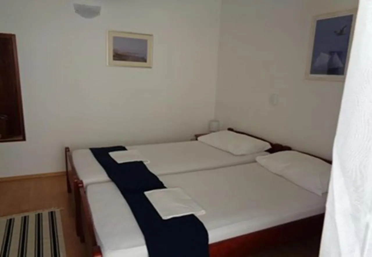 Apartments Vlado Njivice
