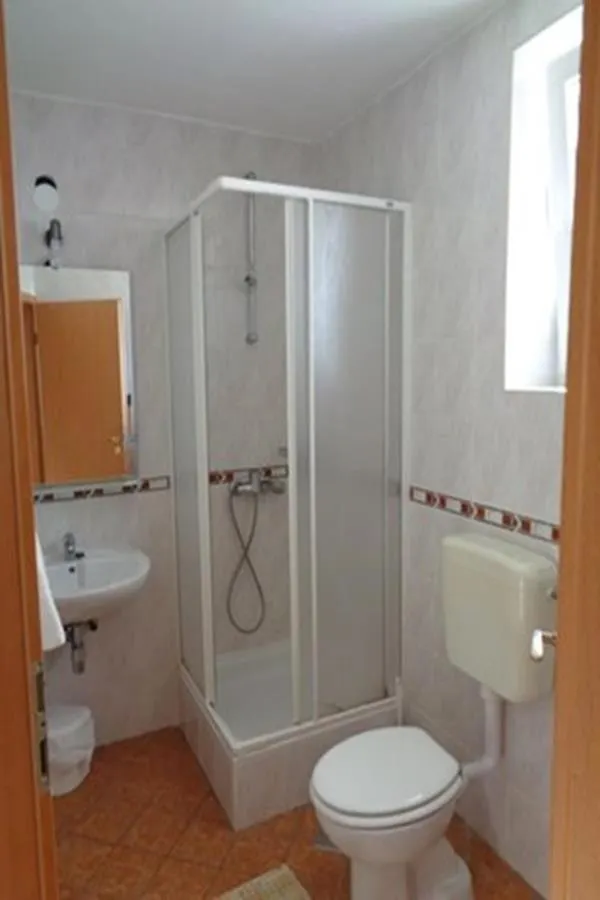 Apartments Vlado Njivice Croatia