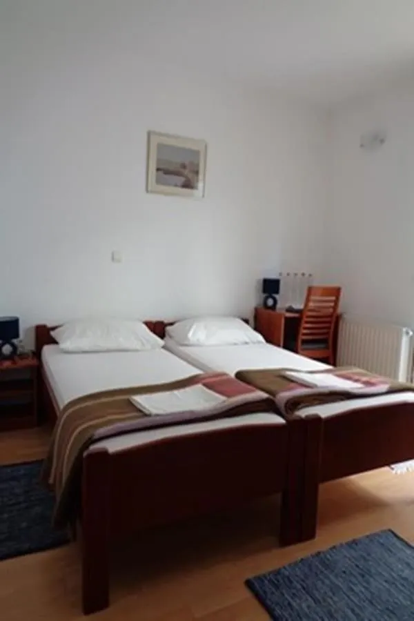Apartments Vlado Njivice 0*,
