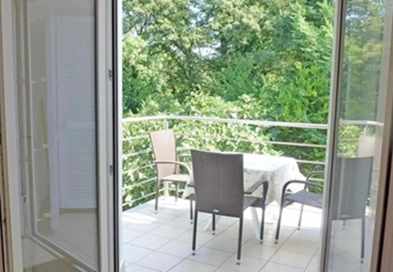 Apartments Vlado Njivice