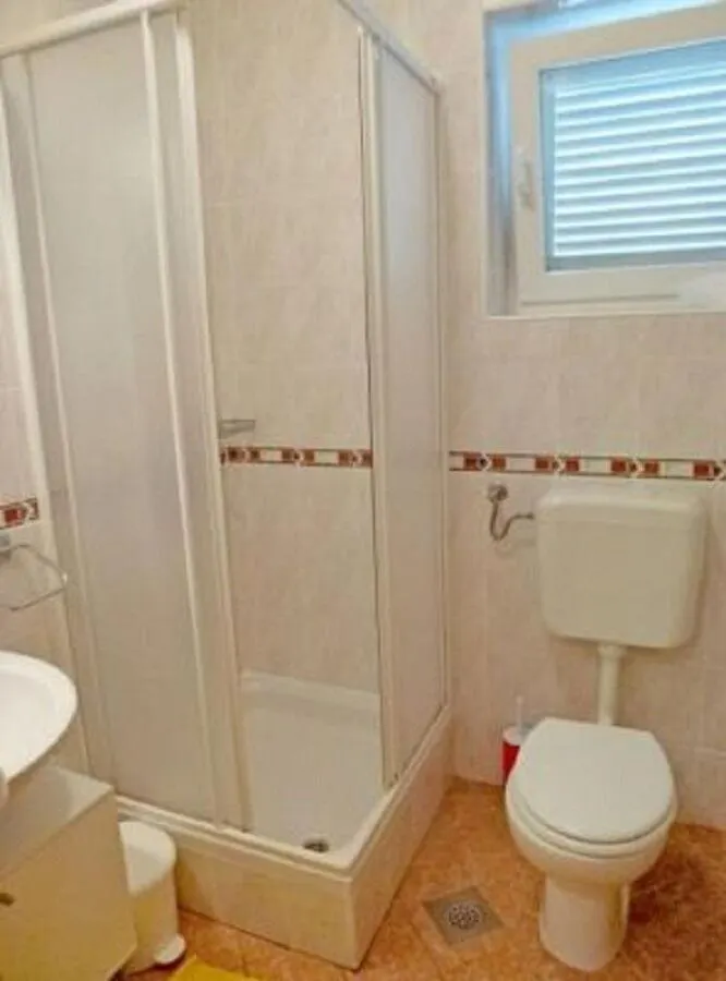 Apartments Vlado Njivice